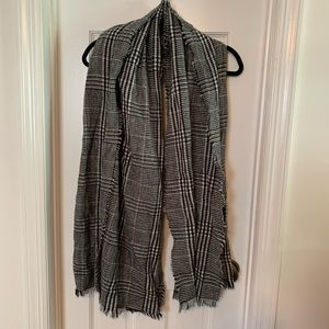 B&W Blanket Scarf
